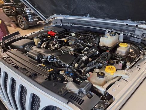 Used 2023 Jeep Wrangler Altitude image 14