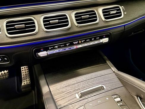 New 2026 Mercedes-Benz GLS 580 4MATIC image 13