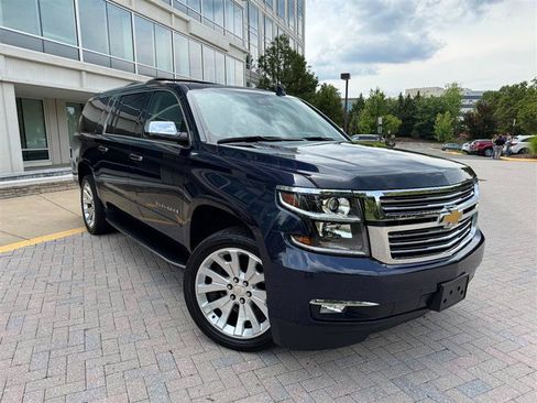 Used 2020 Chevrolet Suburban Premier AWD/4WD image 7