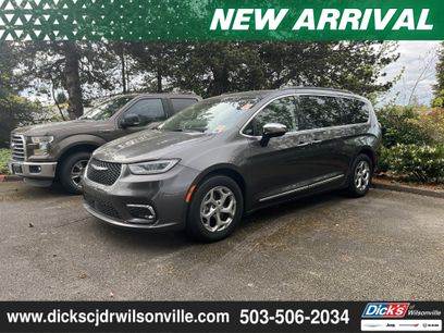 Used 2023 Chrysler Pacifica Limited