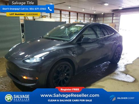 Used 2024 Tesla Model Y Long Range AWD/4WD image 1