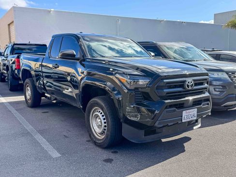 Used 2025 Toyota Tacoma SR RWD image 3