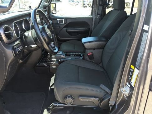 Used 2021 Jeep Gladiator Sport AWD/4WD image 16