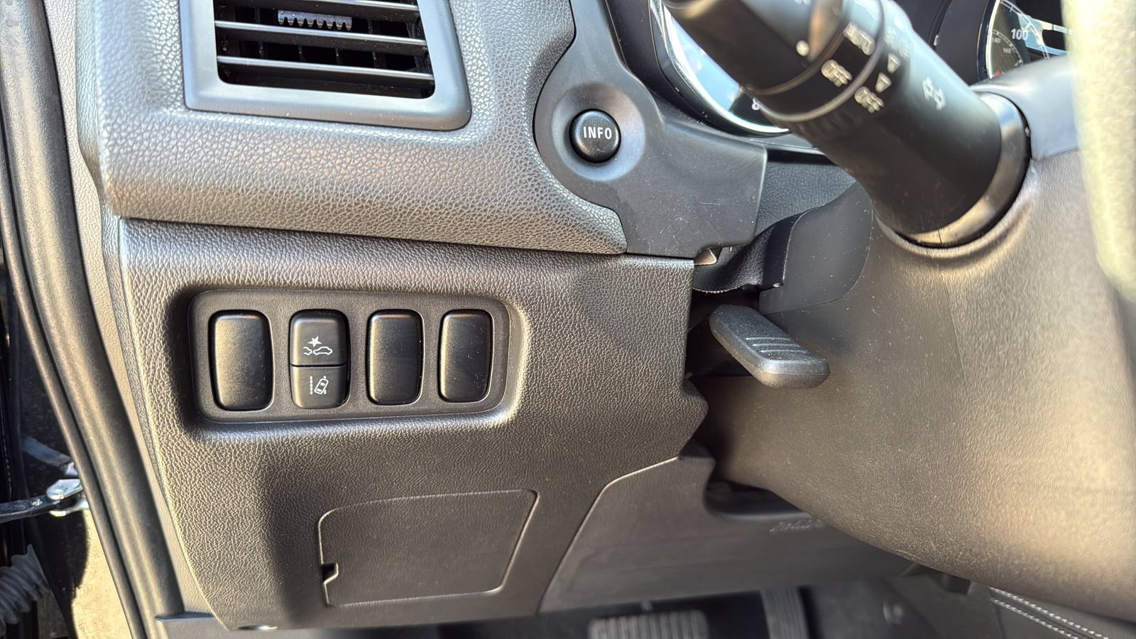 Used 2023 Mitsubishi Outlander Sport SE AWD/4WD image 17
