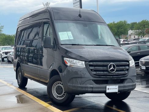 Used 2020 Mercedes-Benz Sprinter 2500 image 2