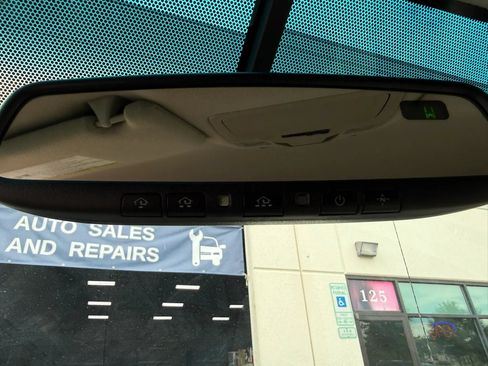 Used 2011 Toyota Sienna LE FWD image 36