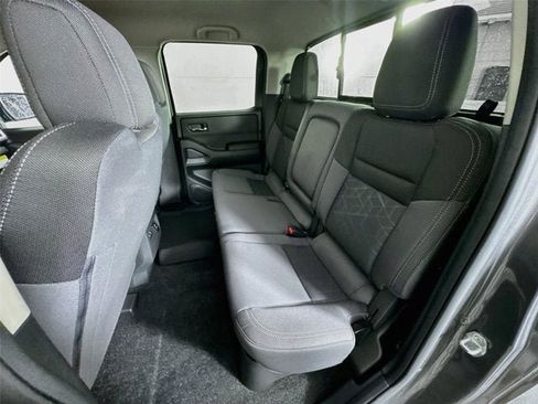 Used 2026 Nissan Frontier SV w/ SV Convenience Package RWD image 21