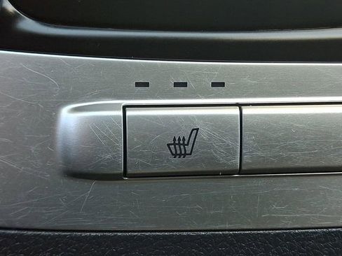 Used 2023 Kia Carnival LX FWD image 25