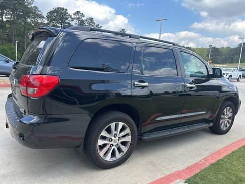 Used 2016 Toyota Sequoia Limited w/ Safety & Convenience Package image 4