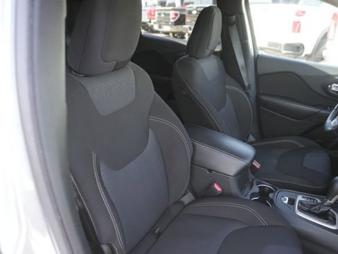 Used 2015 Jeep Cherokee Latitude image 19