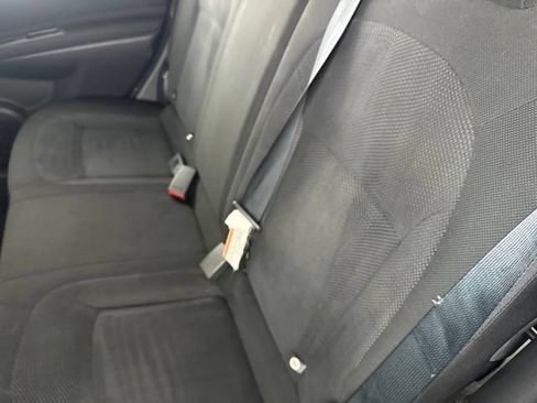 Used 2015 Nissan Rogue S FWD image 14