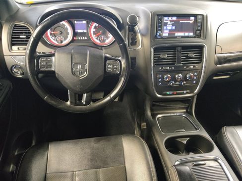 Used 2019 Dodge Grand Caravan SXT w/ Blacktop Package FWD image 22