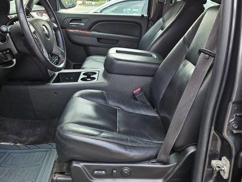 Used 2010 GMC Yukon SLT w/ SLT Chrome Package AWD/4WD image 10
