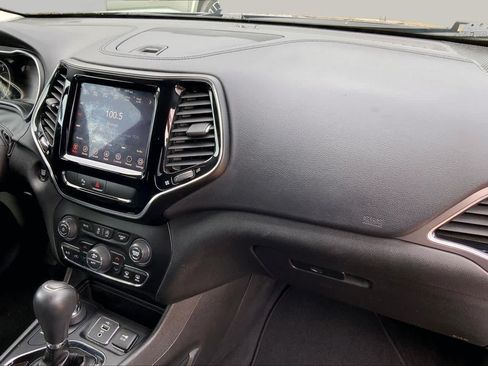 Used 2019 Jeep Cherokee Limited AWD/4WD image 18
