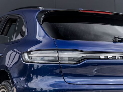 Certified 2025 Porsche Macan image 13