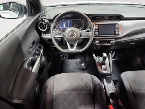 Used 2019 Nissan Kicks SV FWD image 10