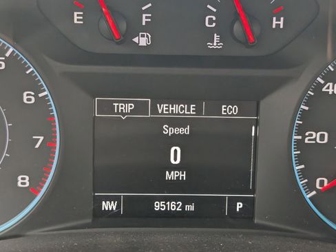Used 2021 Chevrolet Traverse LS w/ LPO, Blackout Package FWD image 9