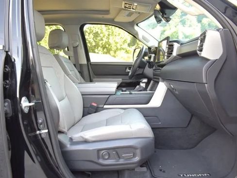 Used 2024 Toyota Tundra Limited AWD/4WD image 34