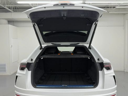 Used 2022 Lamborghini Urus AWD/4WD image 87