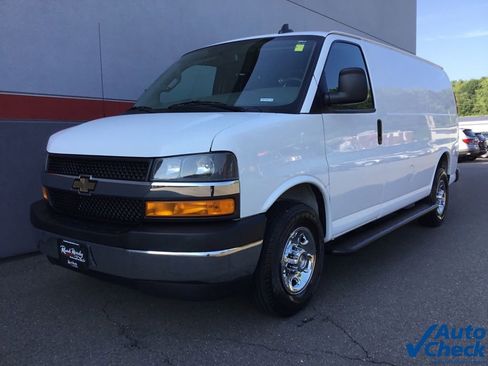 Used 2022 Chevrolet Express 2500 Work Van w/ Driver Convenience Package image 5