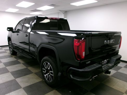 Used 2023 GMC Sierra 1500 AT4 w/ Technology Package AWD/4WD image 2