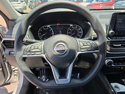 Used 2023 Nissan Altima 2.5 SV FWD image 28