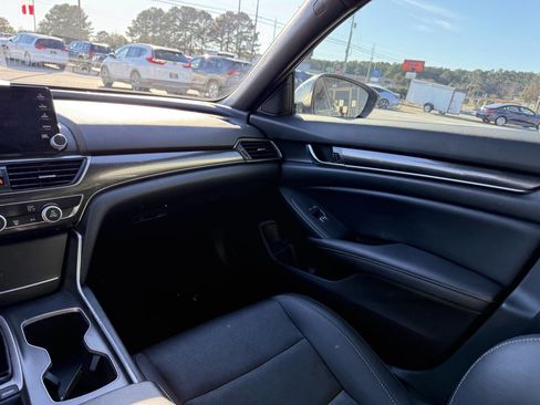 Used 2020 Honda Accord Sport image 11