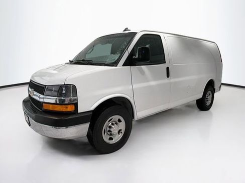 Used 2021 Chevrolet Express 2500 w/ Driver Convenience Package RWD image 3