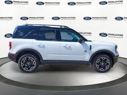 Certified 2025 Ford Bronco Sport Outer Banks w/ Outer Banks Tech Package+ AWD/4WD image 6