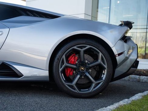 Used 2023 Lamborghini Huracan Tecnica image 11