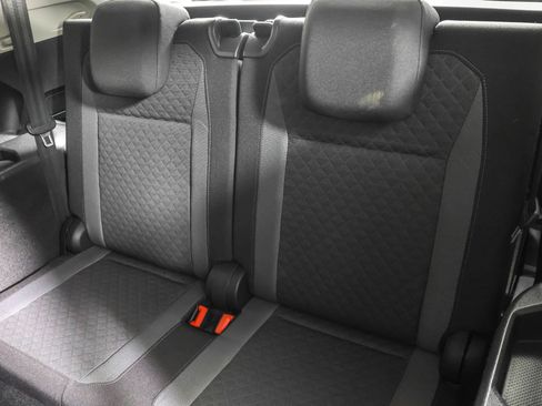 Used 2020 Volkswagen Tiguan S image 35