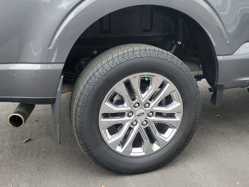 Used 2024 Ford F150 Lariat w/ FX4 Off-Road Package image 36