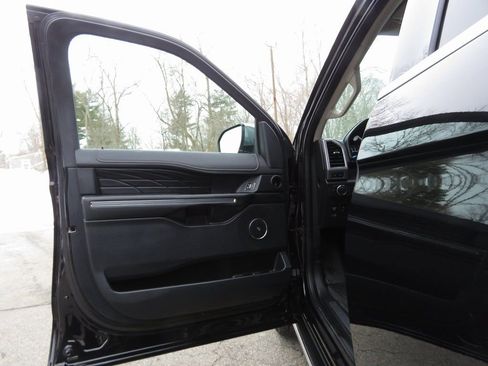 Used 2019 Ford Expedition Platinum image 9