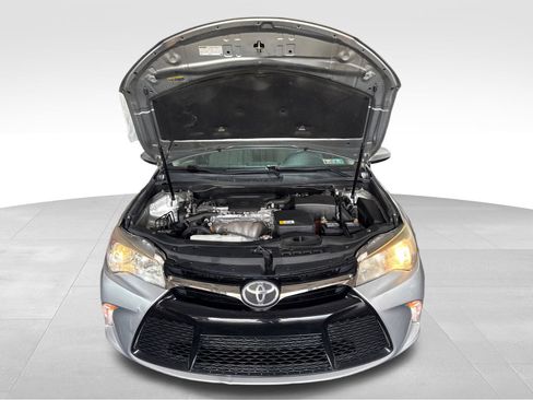 Used 2017 Toyota Camry SE FWD image 11