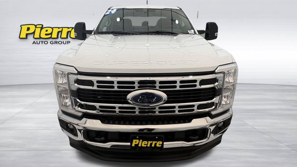 Used 2024 Ford F350 XLT w/ FX4 Off-Road Package AWD/4WD image 8