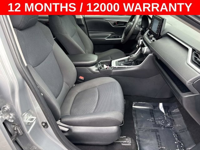 Used 2019 Toyota RAV4 LE FWD image 9