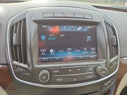 Used 2016 Buick Regal image 9