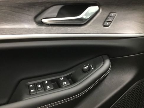 New 2025 Jeep Grand Cherokee L Limited w/ Luxury Tech Group II image 5