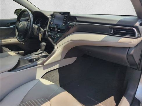 Used 2021 Toyota Camry SE FWD image 29