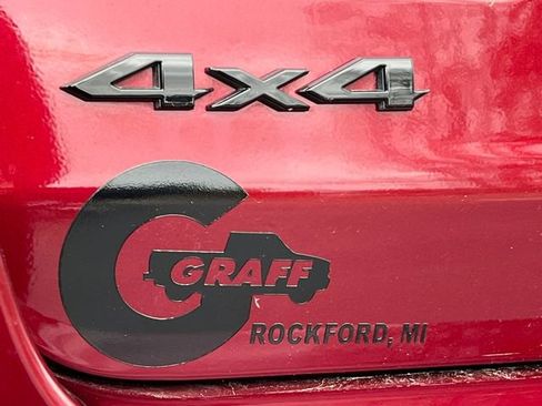 Used 2024 Jeep Grand Cherokee Altitude AWD/4WD image 2