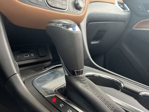 Used 2020 Chevrolet Equinox Premier FWD image 31