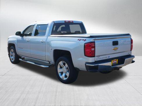 Used 2018 Chevrolet Silverado 1500 LT w/ LT Eassist Package AWD/4WD image 5