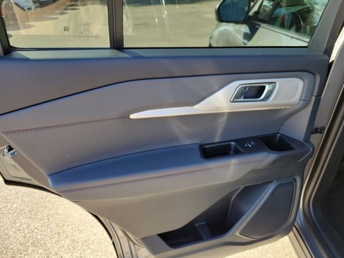 New 2026 Ford Explorer Active w/ Active Comfort Package image 24