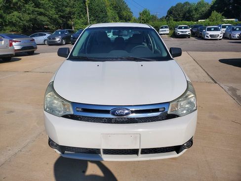 Used 2011 Ford Focus SE w/ 201A Rapid Spec Order Code FWD image 2