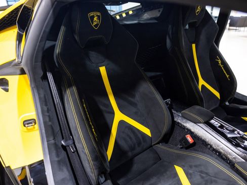 Used 2018 Lamborghini Huracan Performante image 30
