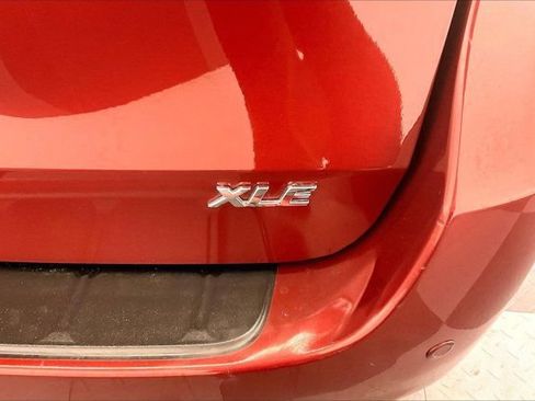 Used 2017 Toyota Sienna XLE Premium w/ Cargo Management Package FWD image 7