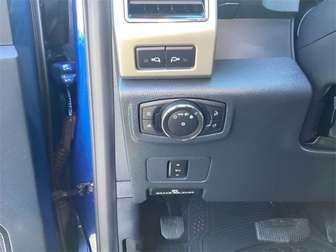 Used 2022 Ford F250 Lariat w/ Chrome Package image 24
