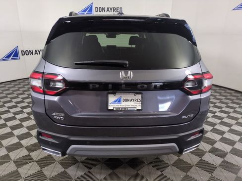 Certified 2024 Honda Pilot Elite image 4
