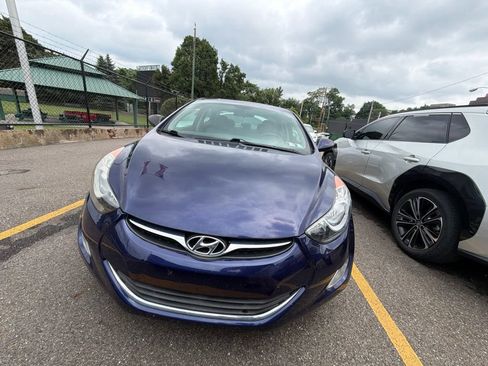 Used 2013 Hyundai Elantra GLS w/ Preferred Pkg FWD image 2