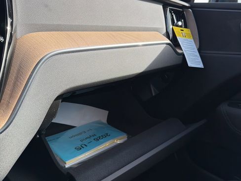 New 2026 Volvo XC60 B5 Plus w/ Protection Package Premier image 34